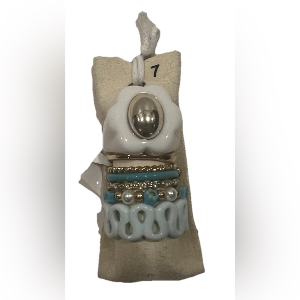 SET OF 7 FASHON RINGS BRAND NEW SIZE 7